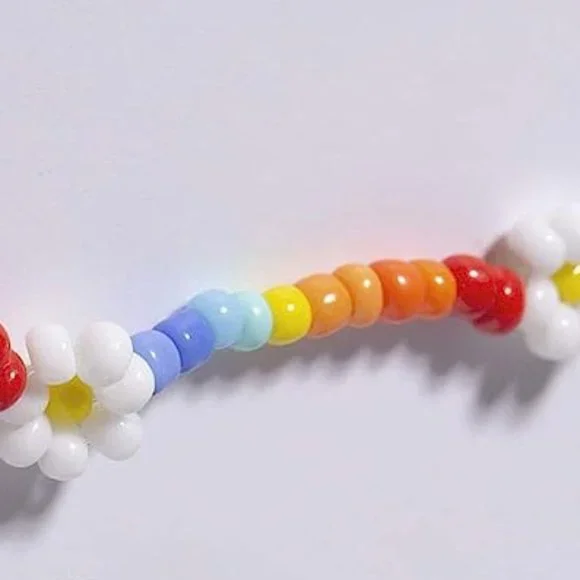 🌸 Flower 🌸 Beaded Necklace 🌸 - Picture 3 of 4